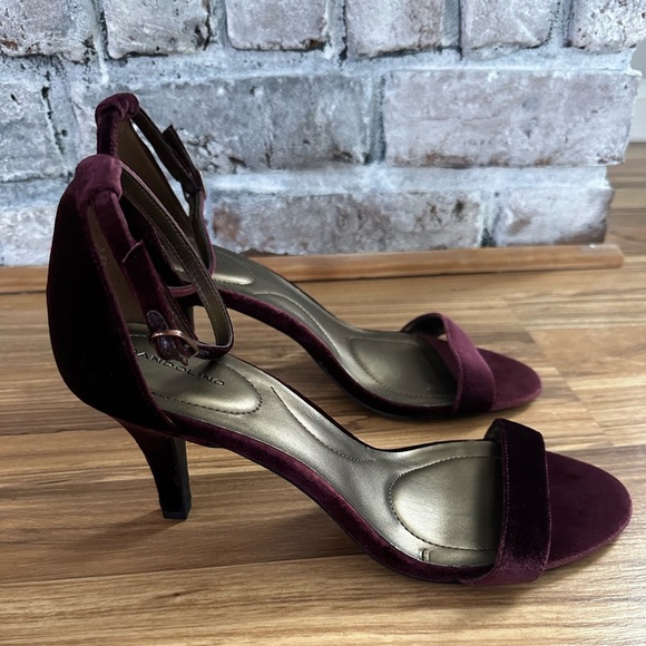 NWOT Velvet Bandolino heels size 10 M - Picture 1 of 8